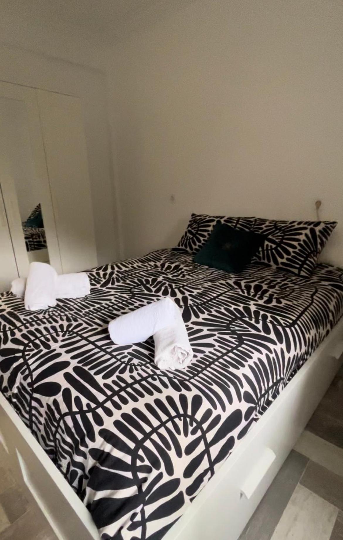 Lovely En Piso Compartido Homestay *